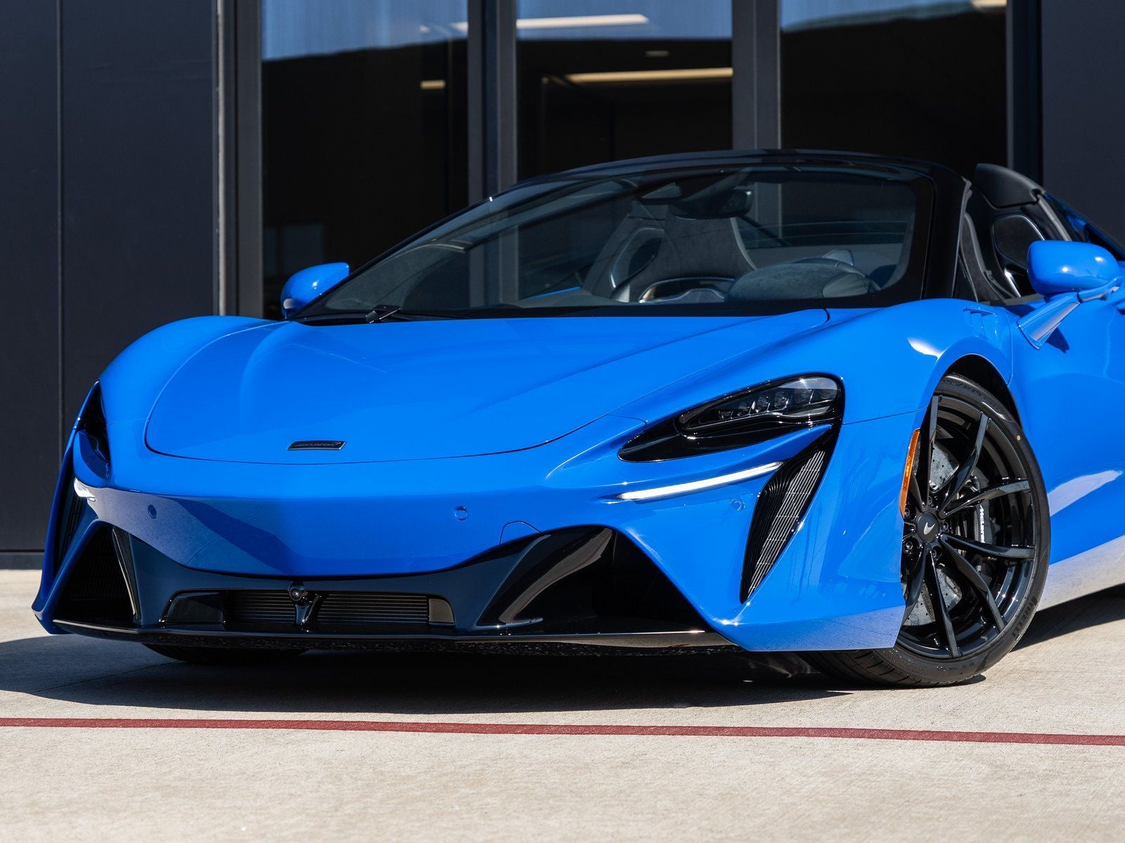 2026 McLaren Artura Base