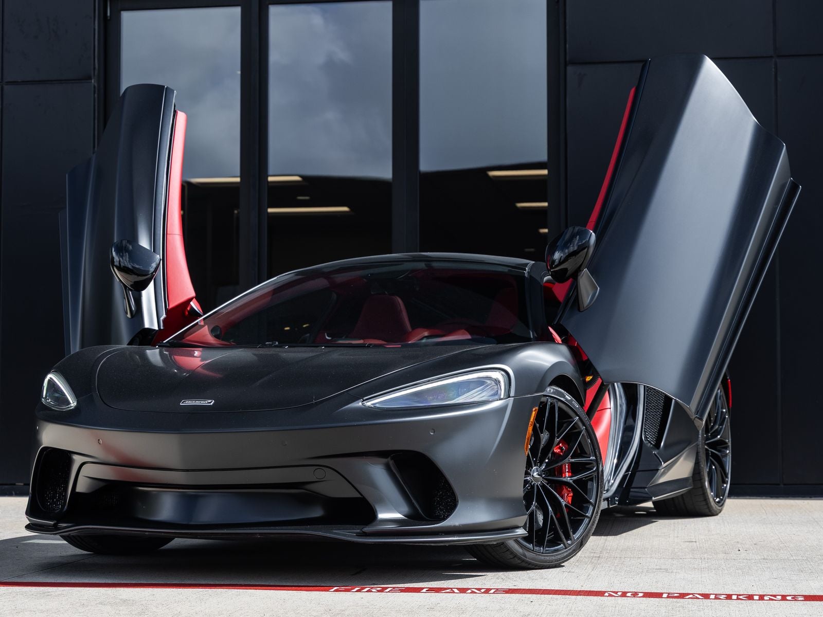 2022 McLaren GT Base