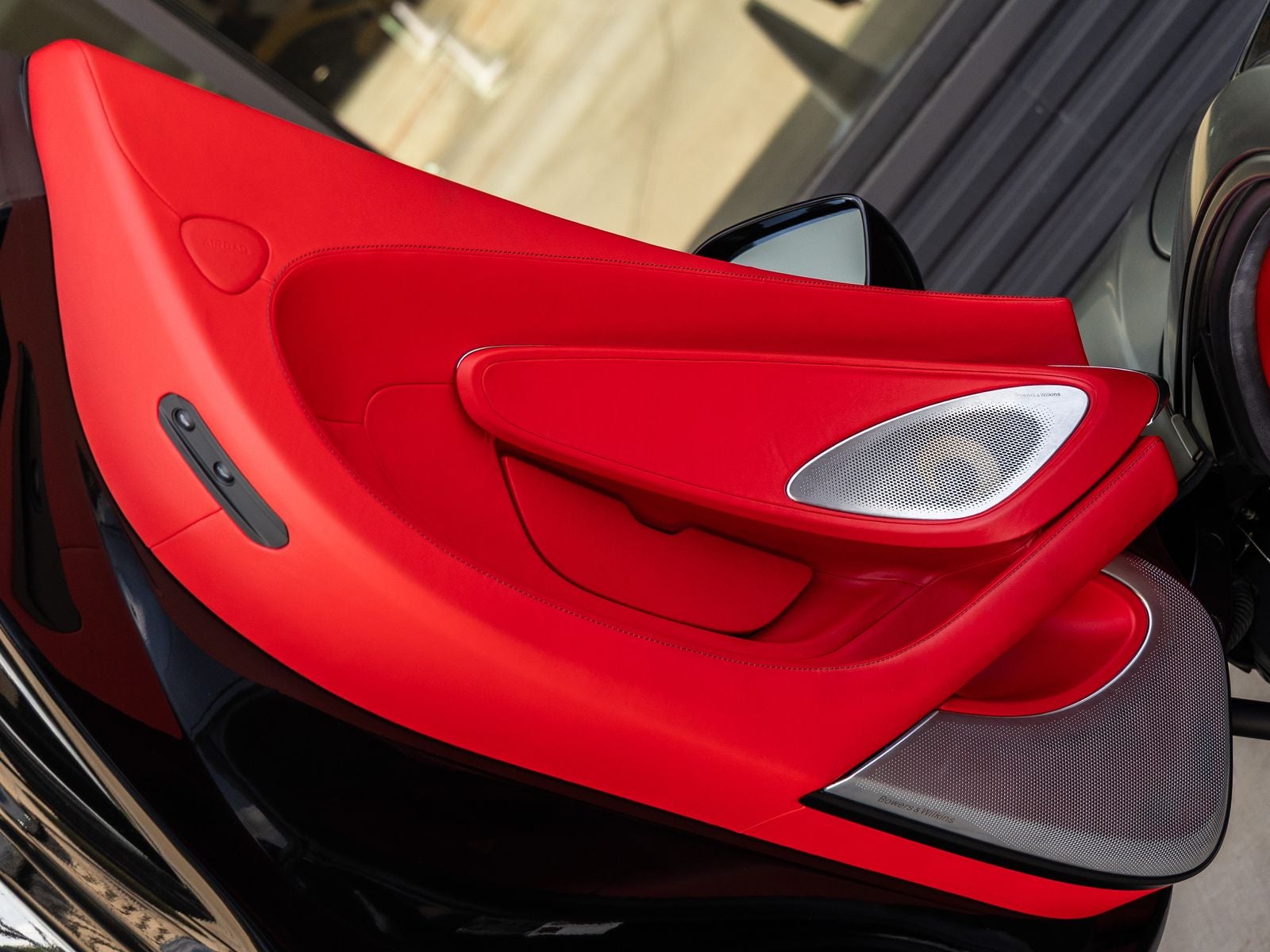 2022 McLaren GT Base
