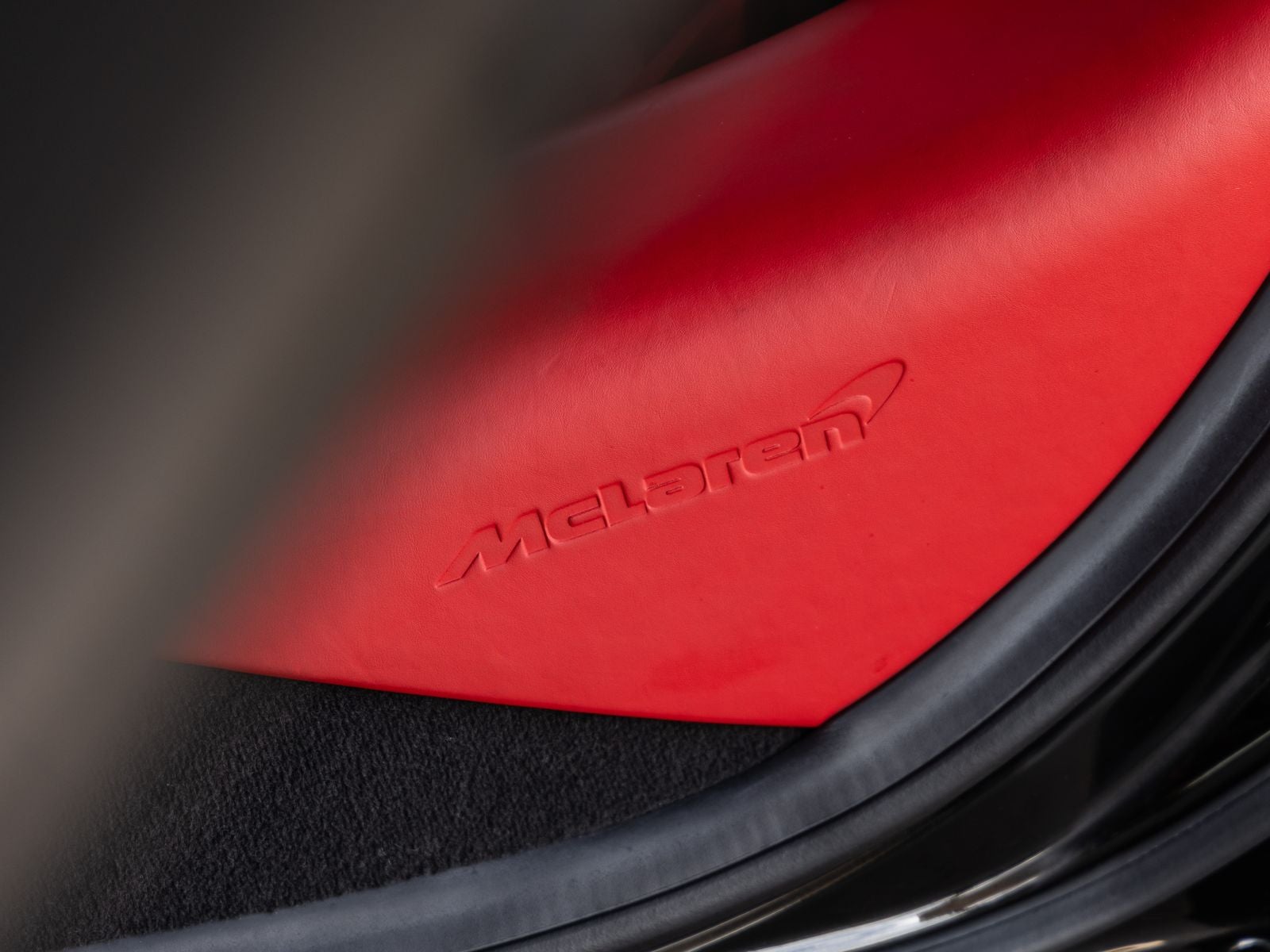 2022 McLaren GT Base