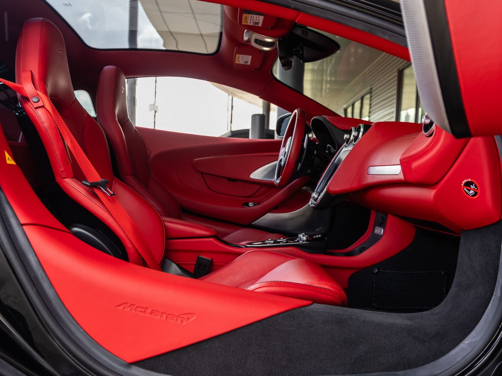 2022 McLaren GT Base