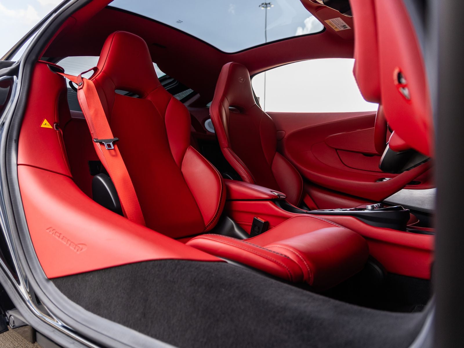 2022 McLaren GT Base
