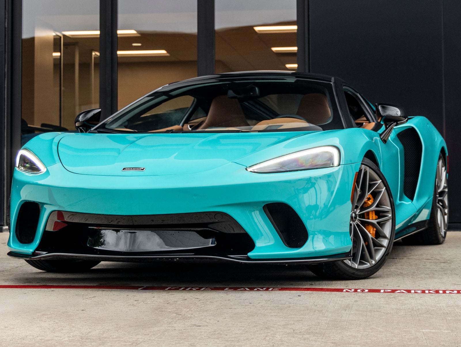 2023 McLaren GT Base
