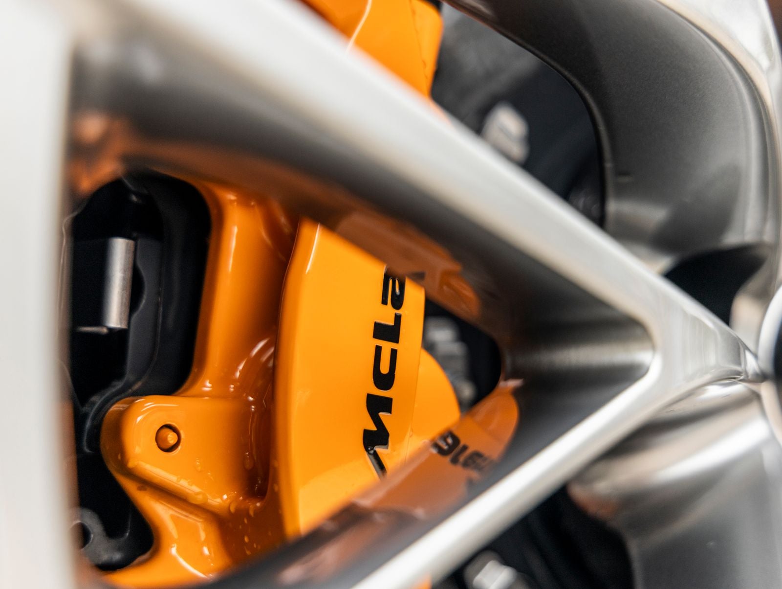 2023 McLaren GT Base