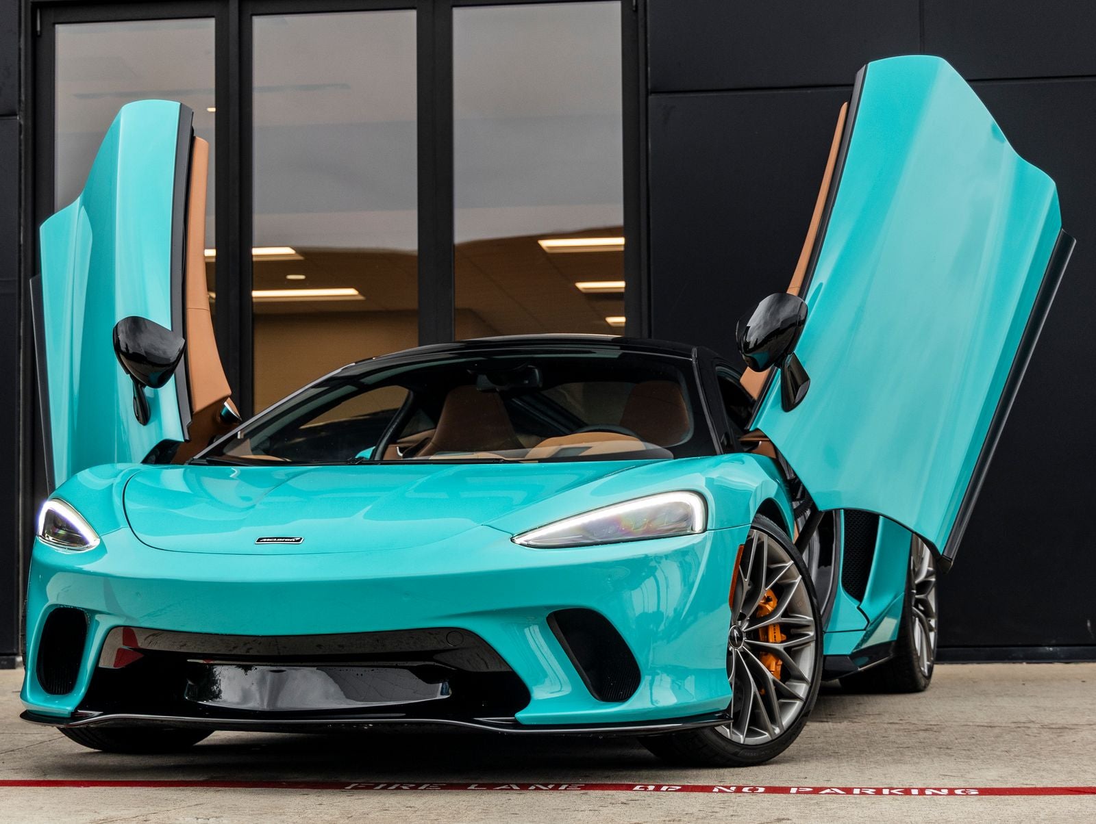 2023 McLaren GT Base