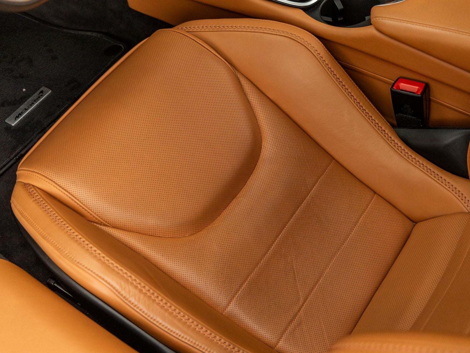 2023 McLaren GT Base