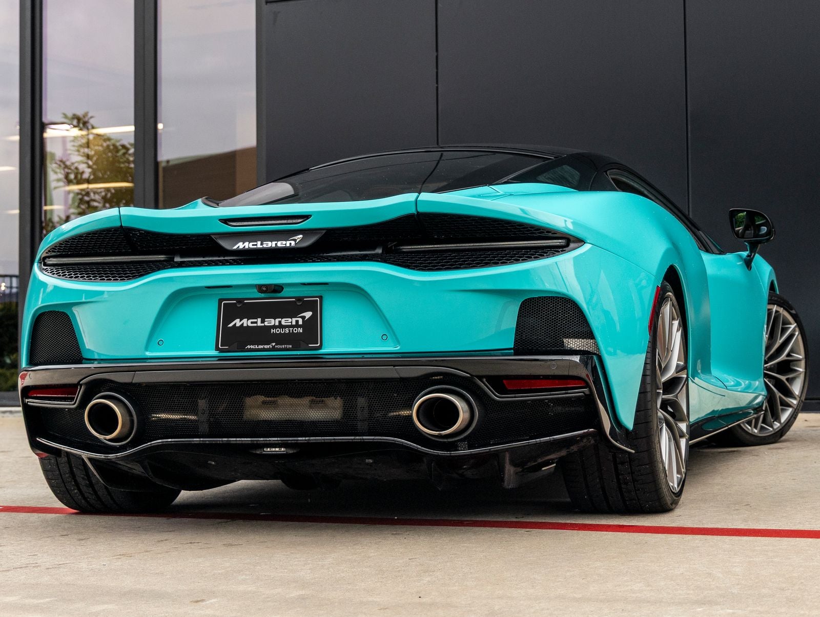2023 McLaren GT Base