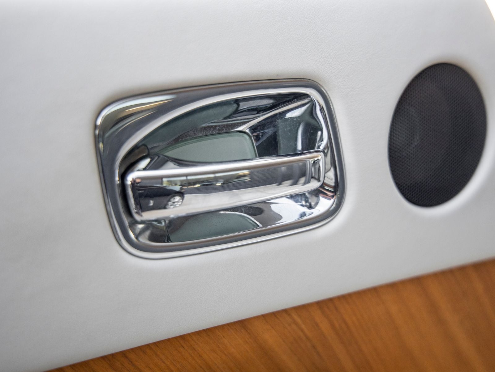 2016 Rolls-Royce Dawn Base