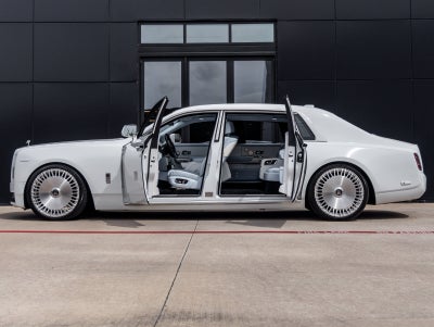 2023 Rolls-Royce Phantom Base