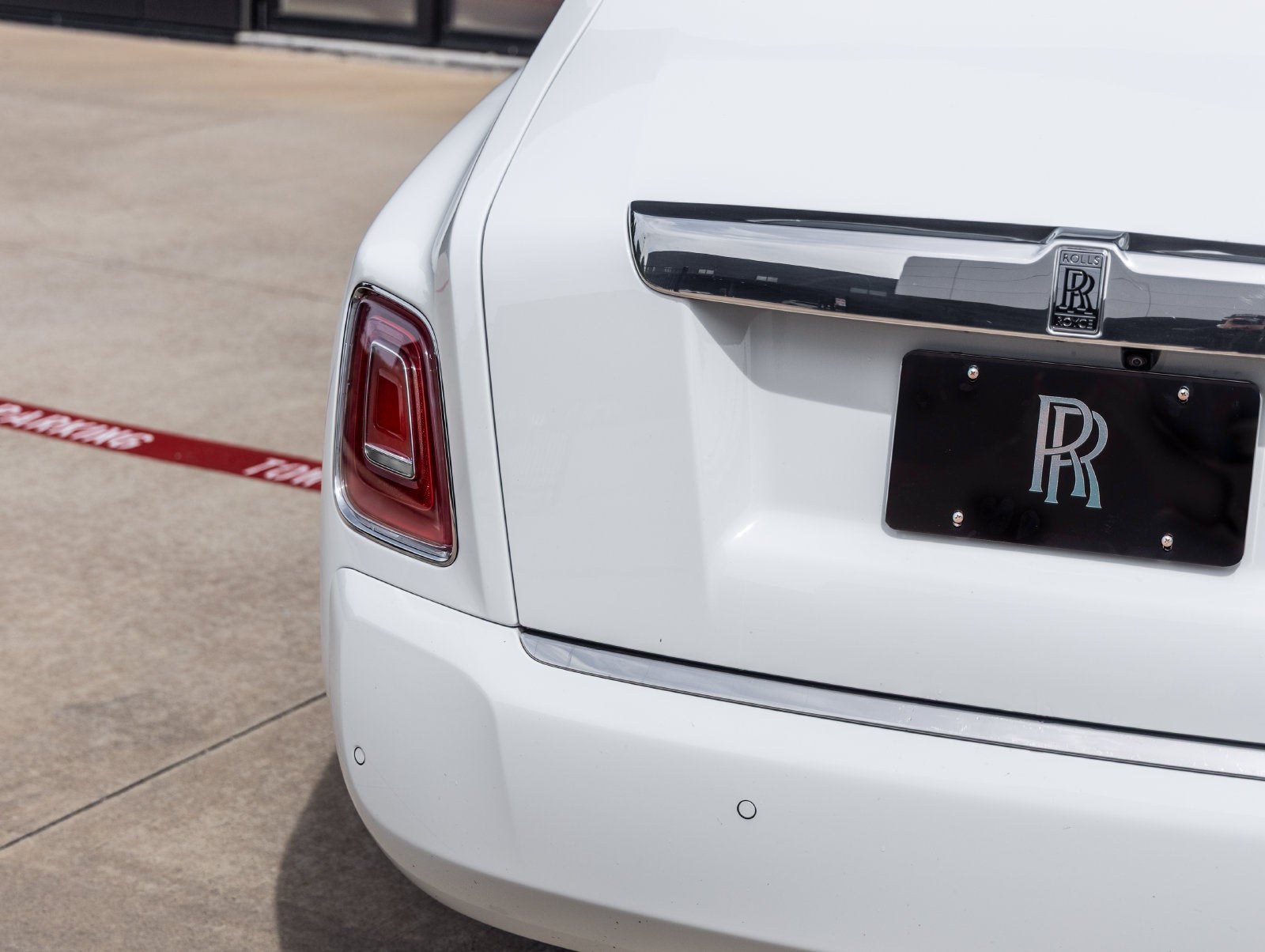 2023 Rolls-Royce Phantom Base