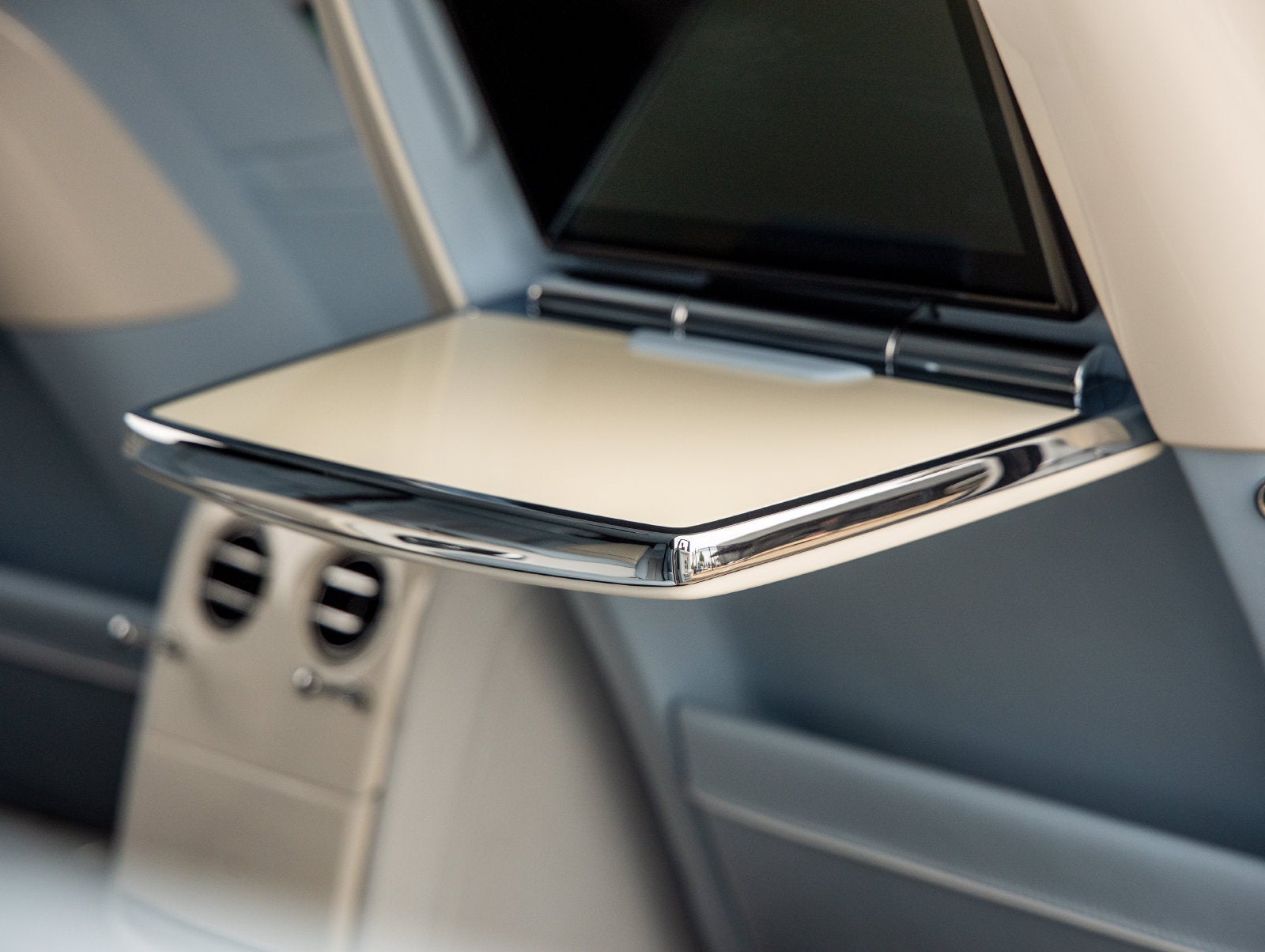2023 Rolls-Royce Phantom Base