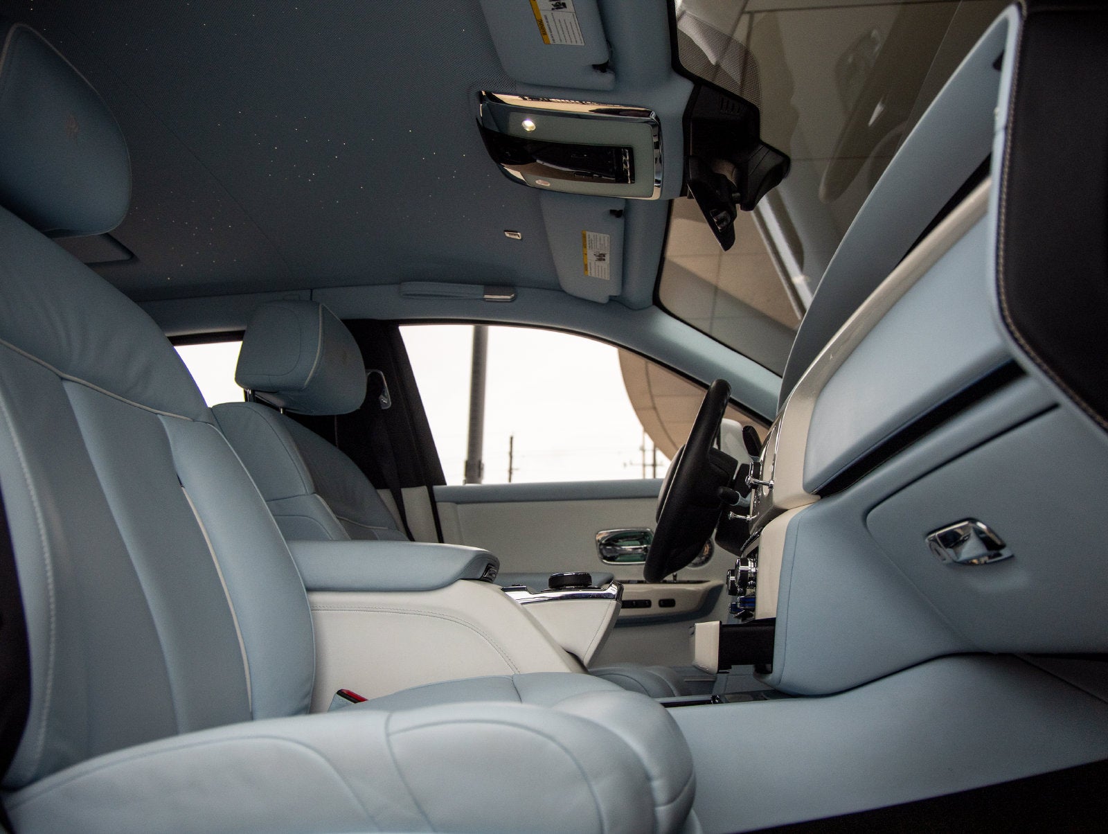2023 Rolls-Royce Phantom Base