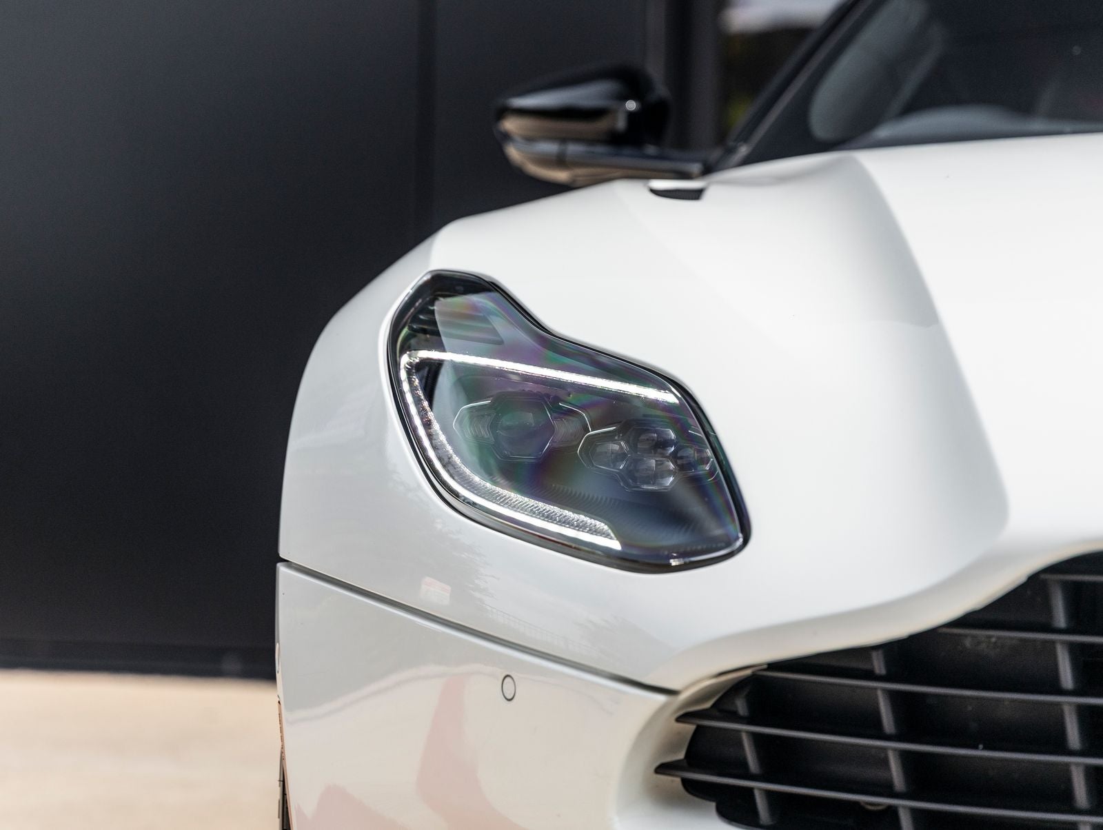 2022 Aston Martin DB11 Base