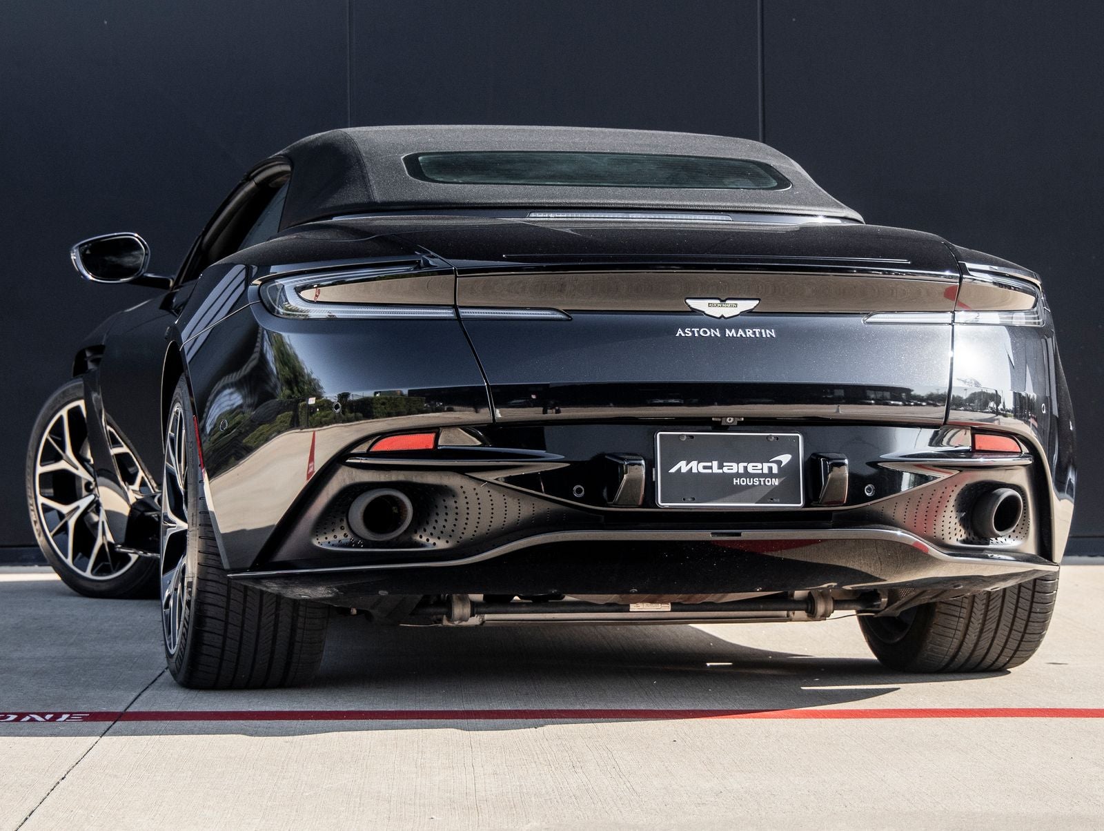 2019 Aston Martin DB11 Volante