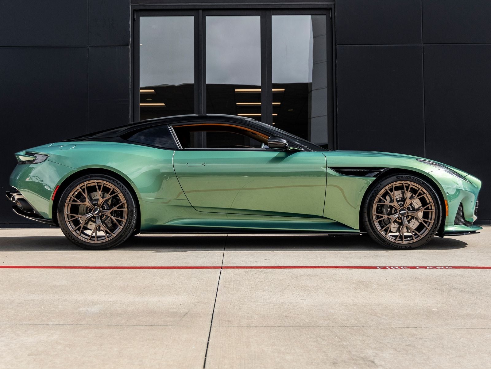 2025 Aston Martin DB12 Base