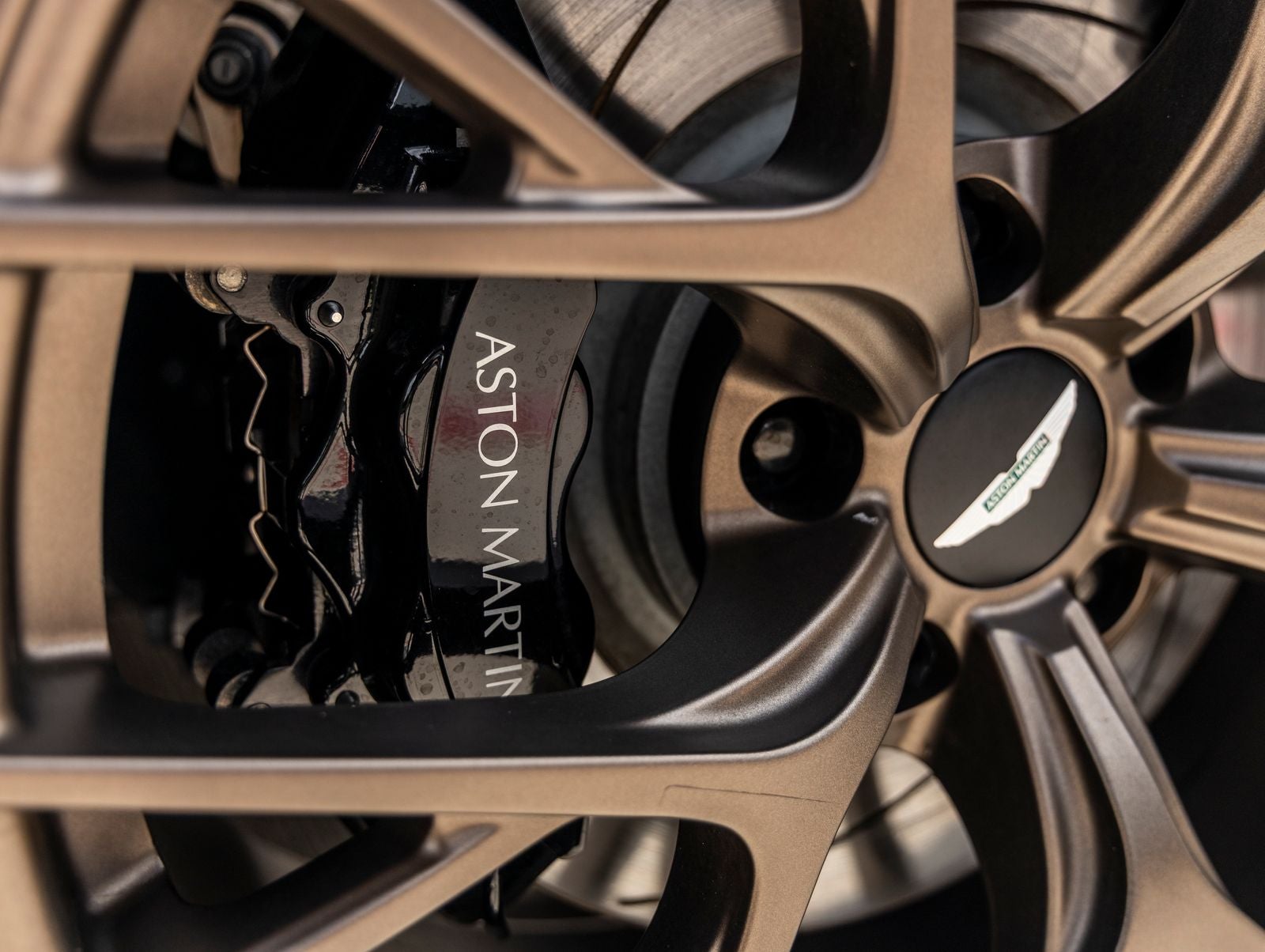 2025 Aston Martin DB12 Base