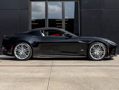 2022 Aston Martin DBS Superleggera