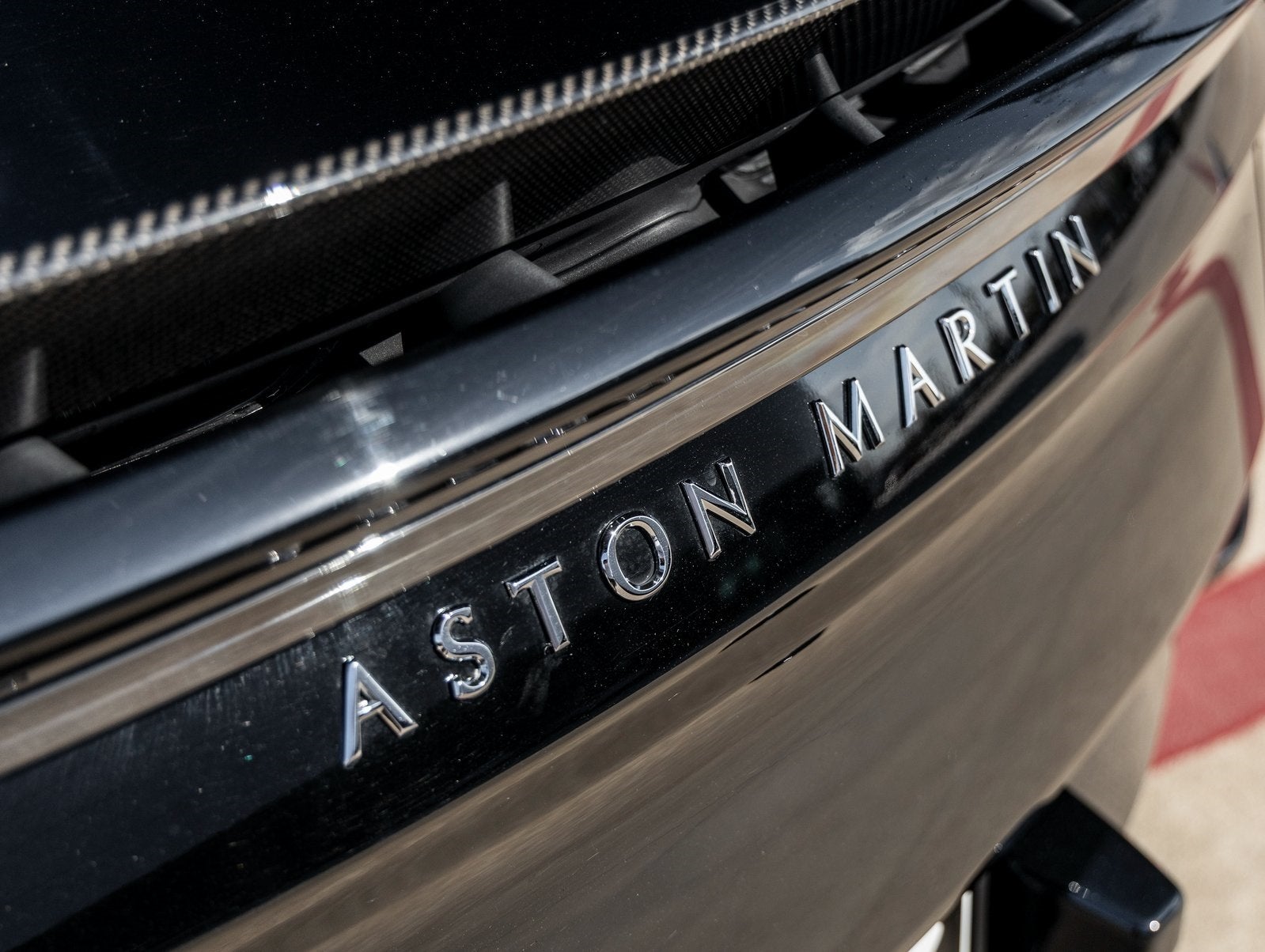 2022 Aston Martin DBS Superleggera