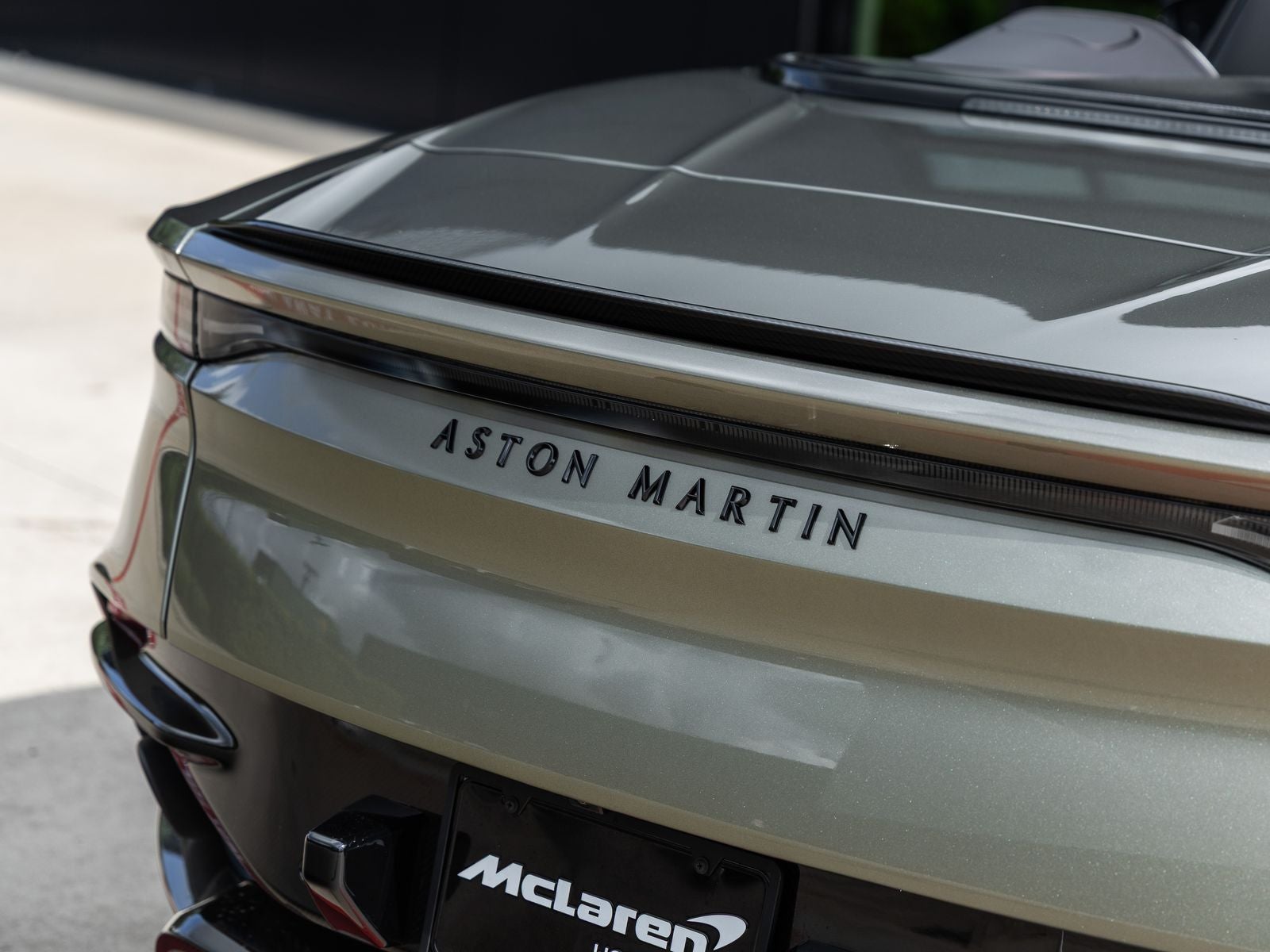 2023 Aston Martin DBS Volante
