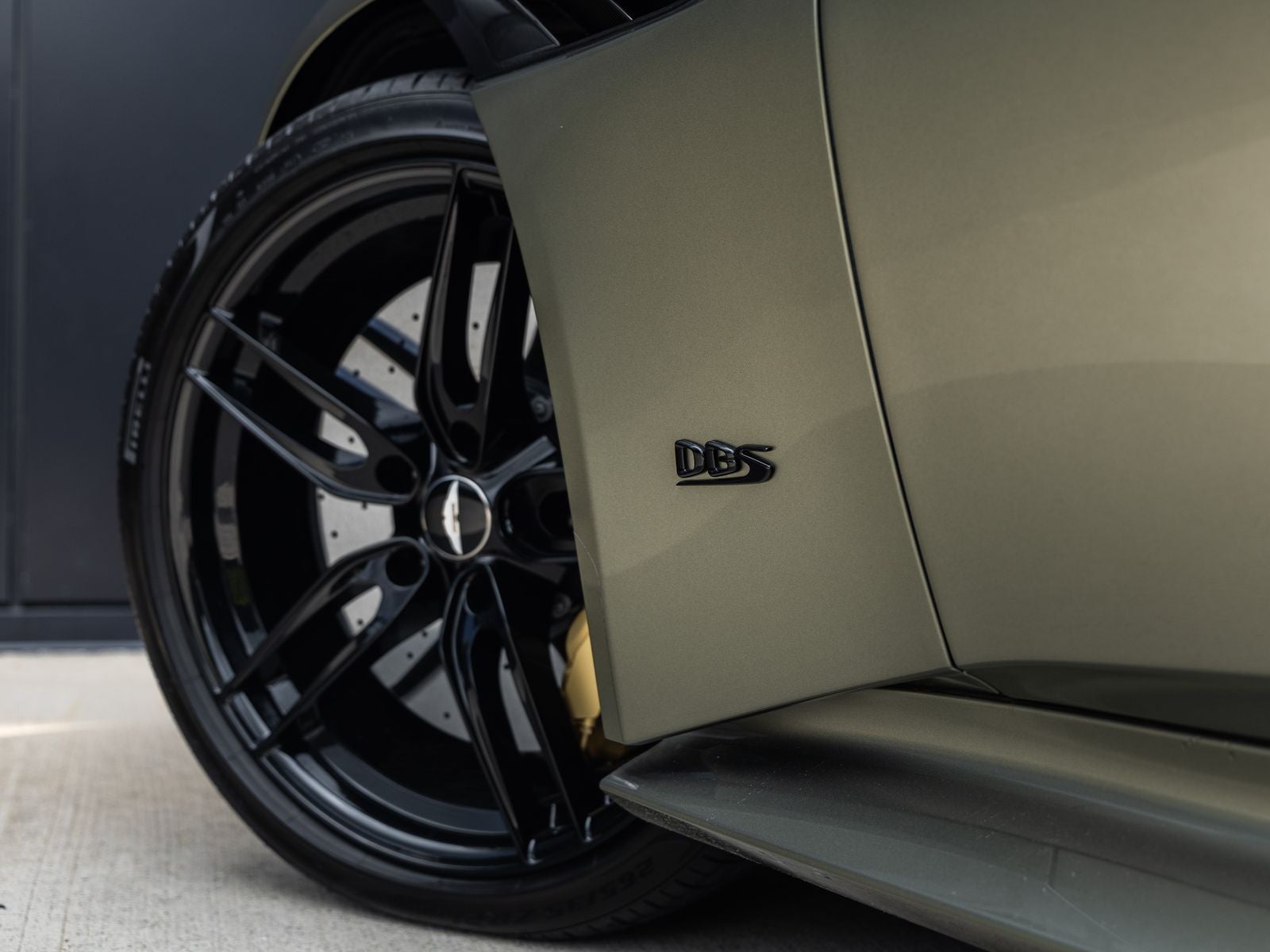 2023 Aston Martin DBS Volante