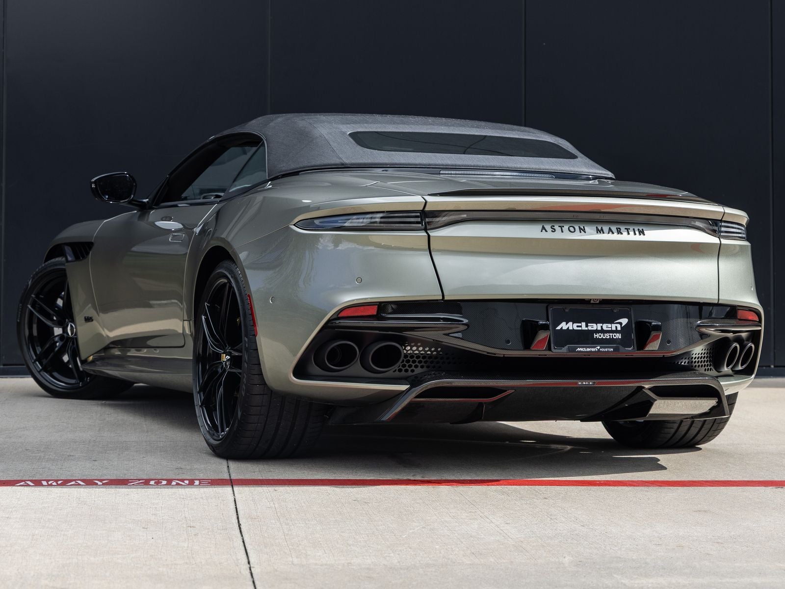 2023 Aston Martin DBS Volante