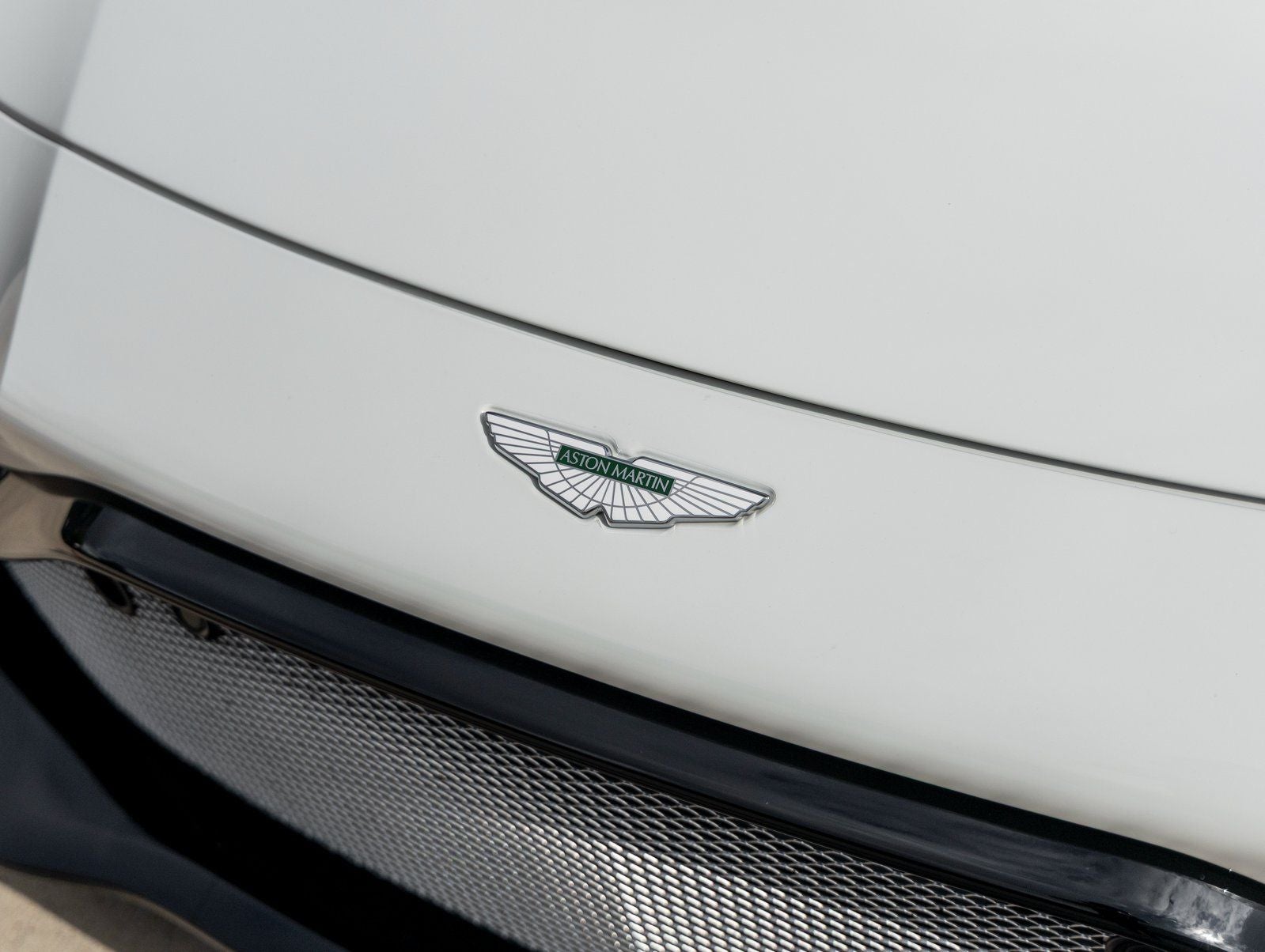 2019 Aston Martin Vantage Base