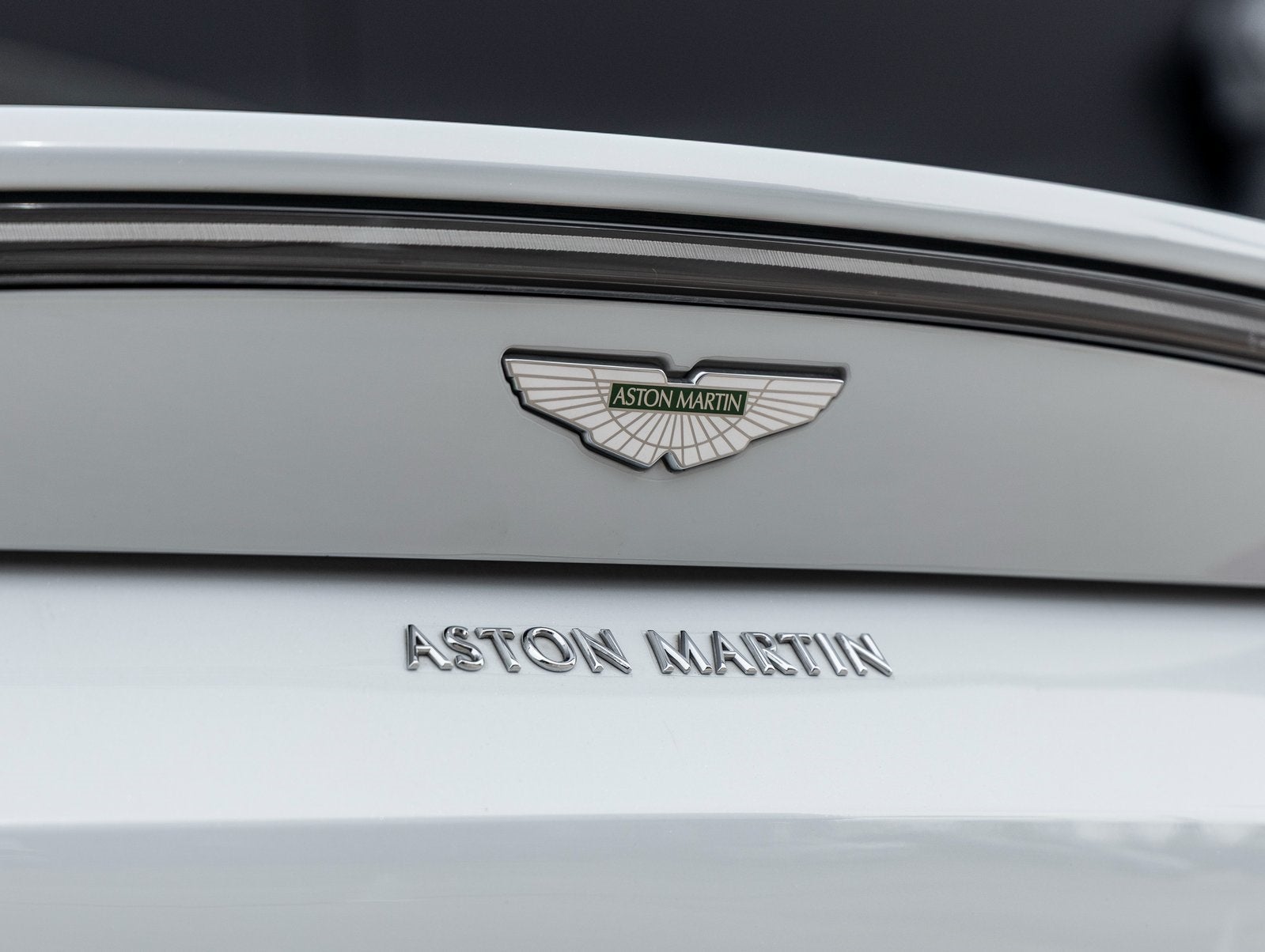 2020 Aston Martin Vantage Base