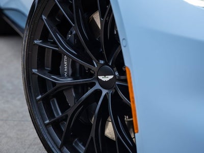 2022 Aston Martin Vantage Base