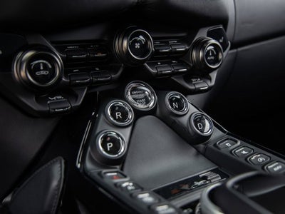 2022 Aston Martin Vantage Base