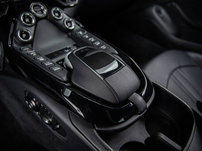 2022 Aston Martin Vantage Base