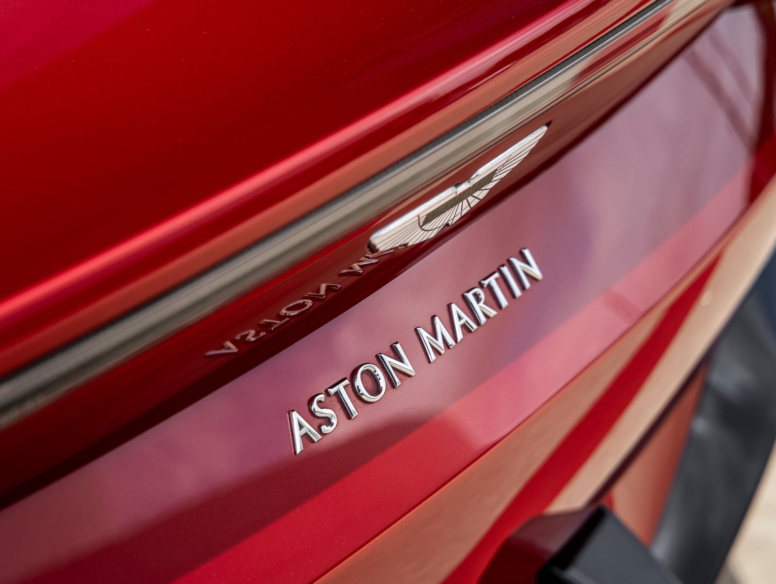 2020 Aston Martin Vantage Base