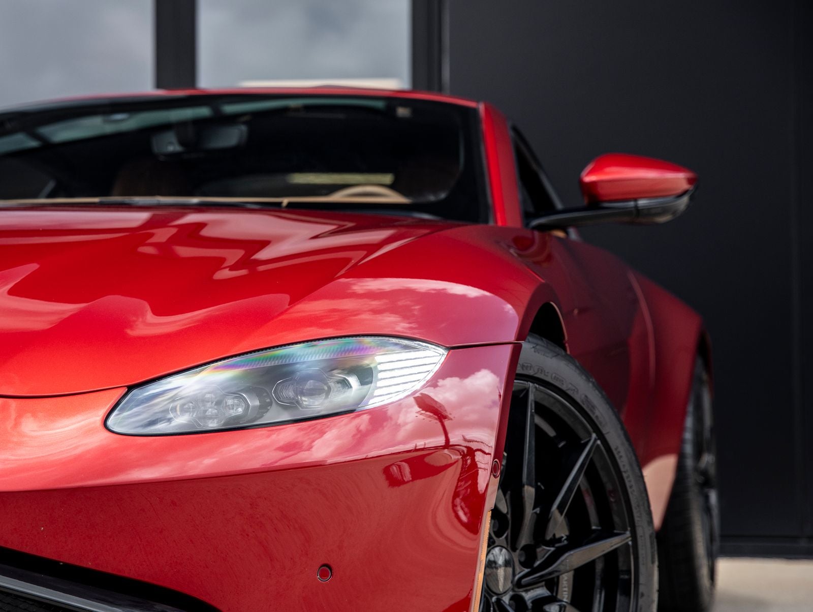 2020 Aston Martin Vantage Base