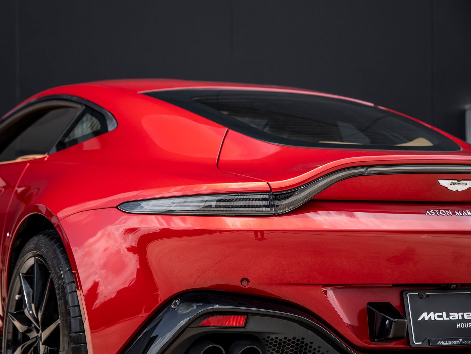 2020 Aston Martin Vantage Base