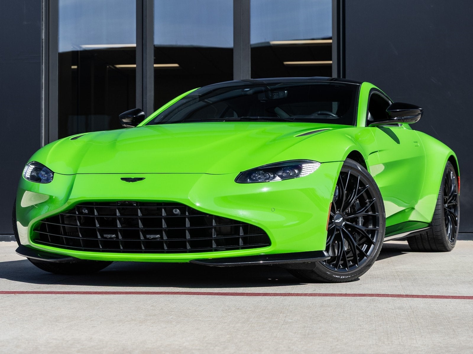 2022 Aston Martin Vantage Base