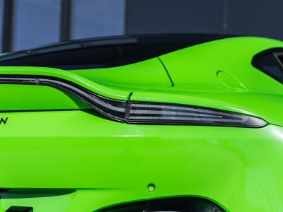 2022 Aston Martin Vantage Base