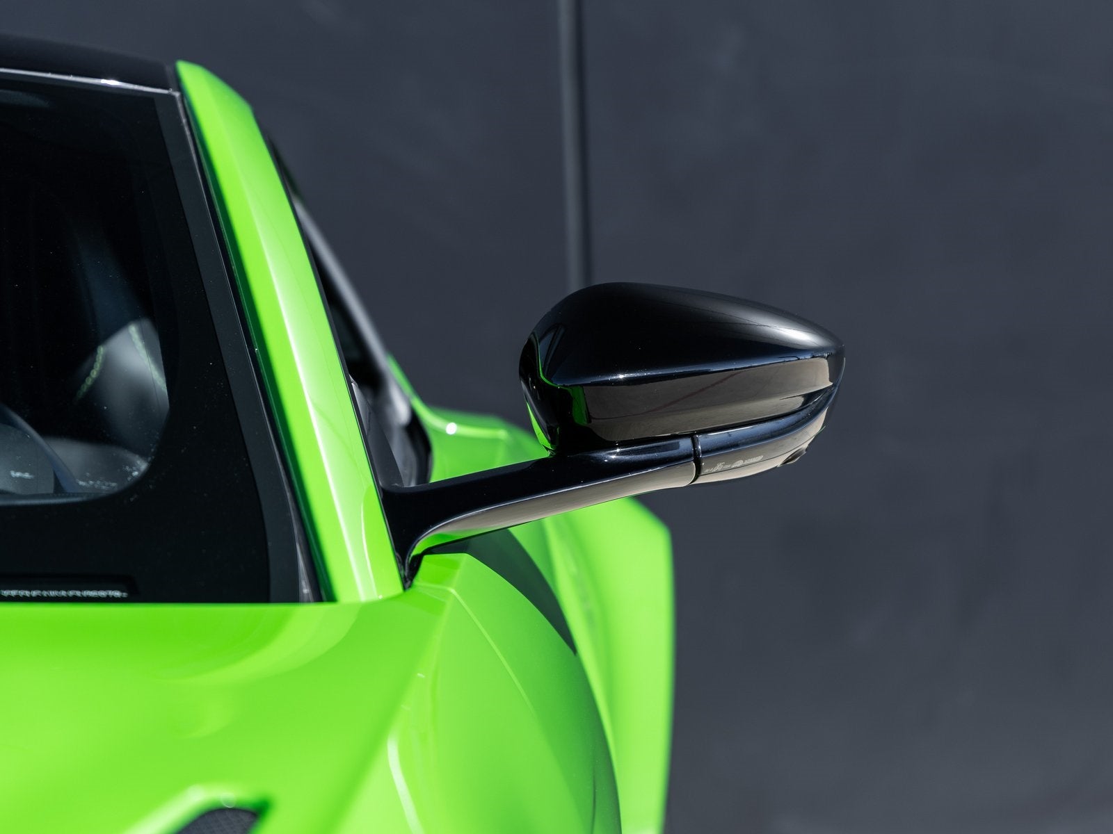 2022 Aston Martin Vantage Base