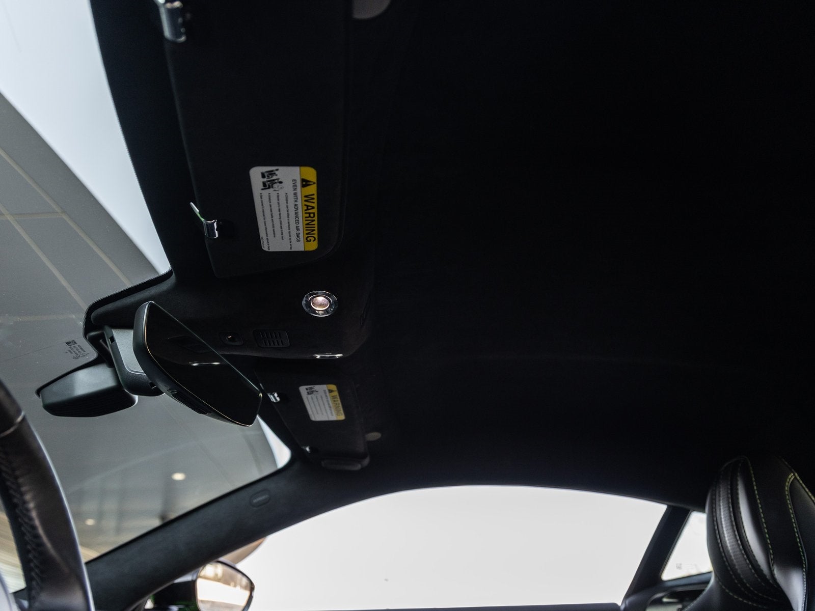 2022 Aston Martin Vantage Base