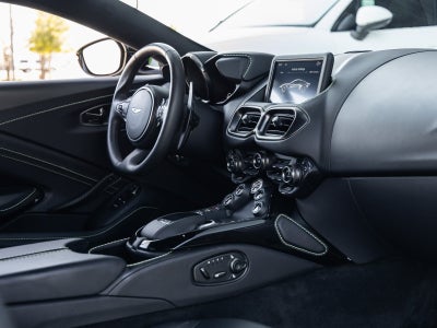 2022 Aston Martin Vantage Base