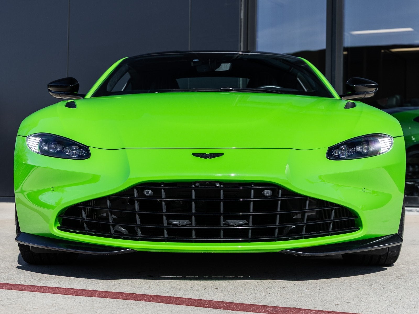 2022 Aston Martin Vantage Base