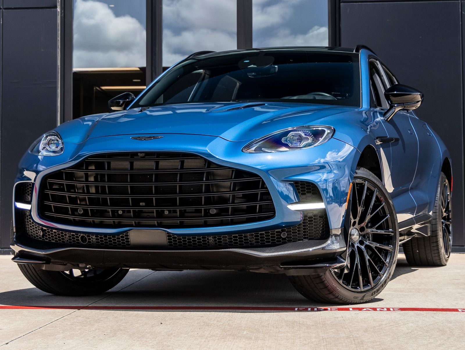 2023 Aston Martin DBX 707