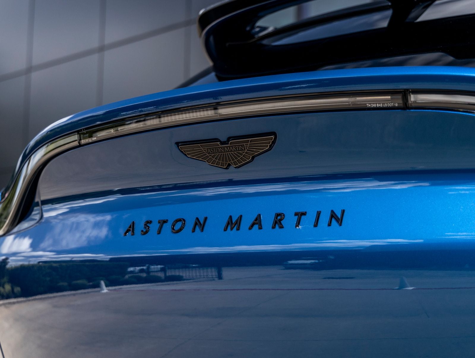 2023 Aston Martin DBX 707