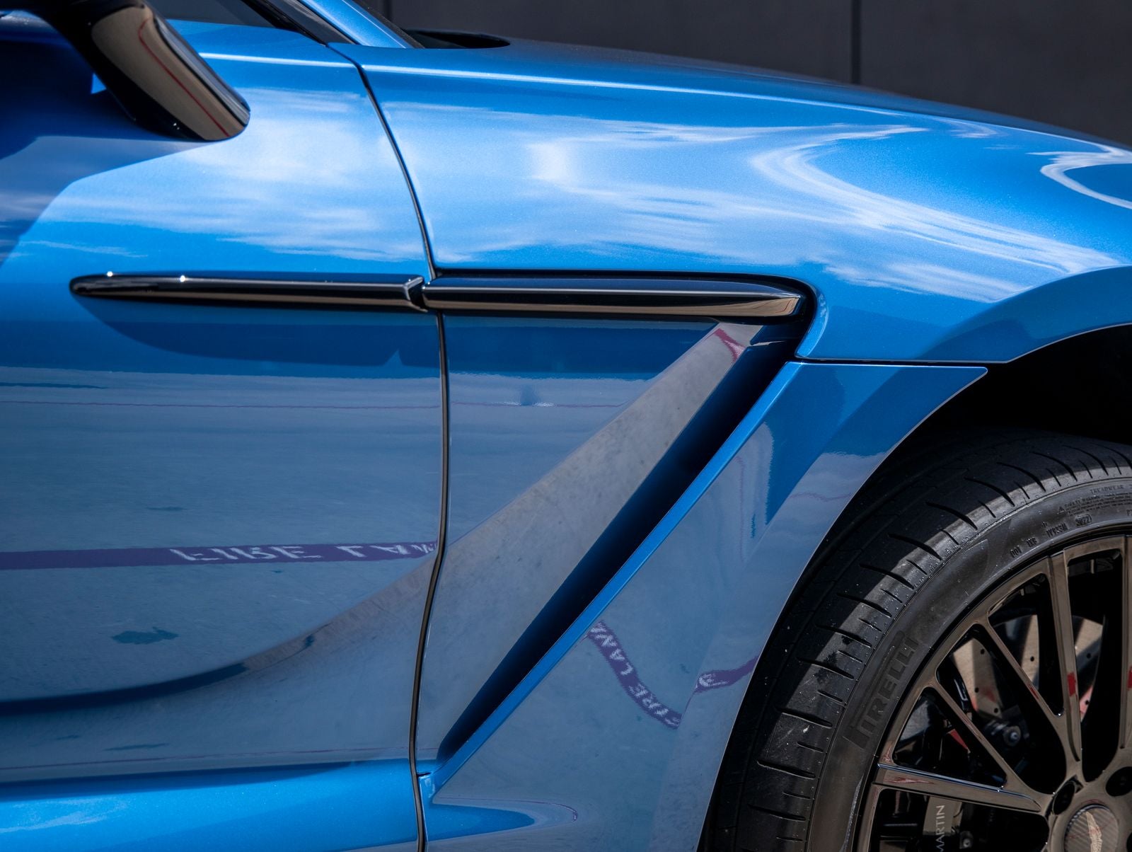 2023 Aston Martin DBX 707