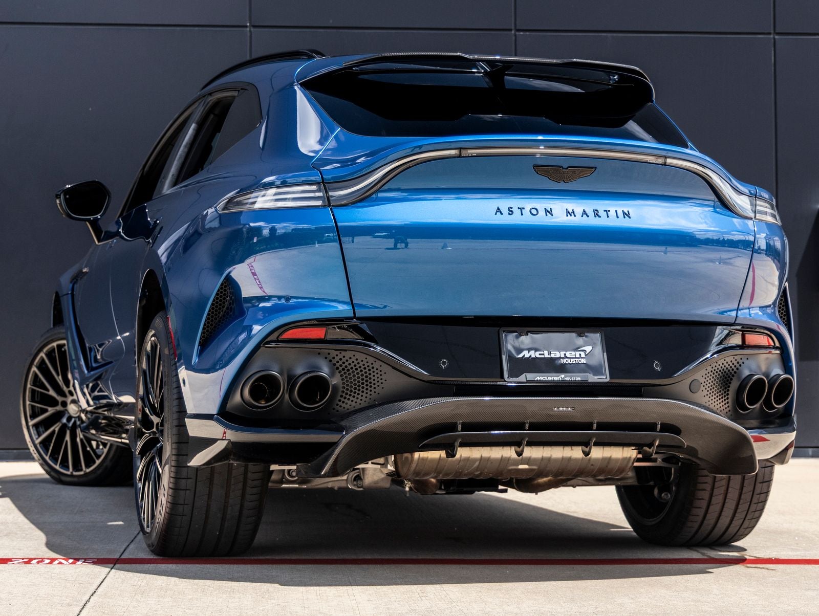 2023 Aston Martin DBX 707