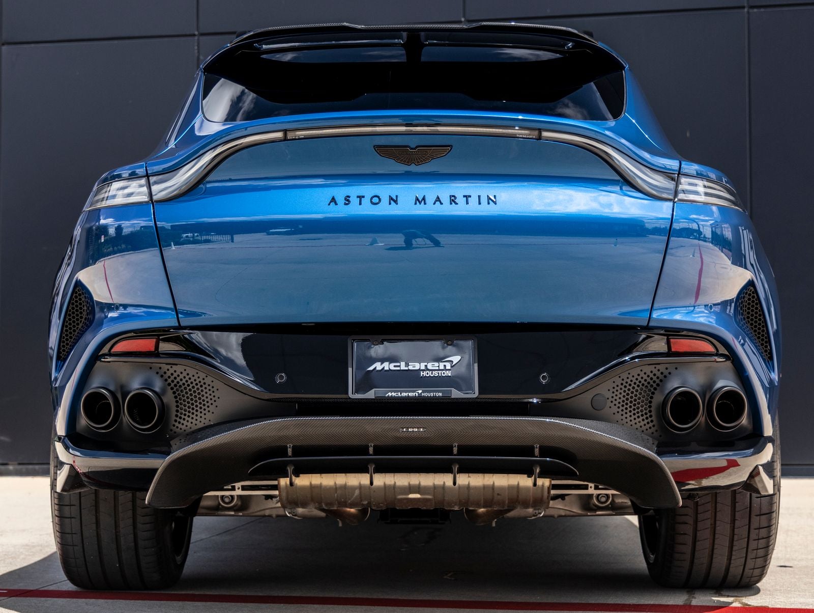 2023 Aston Martin DBX 707