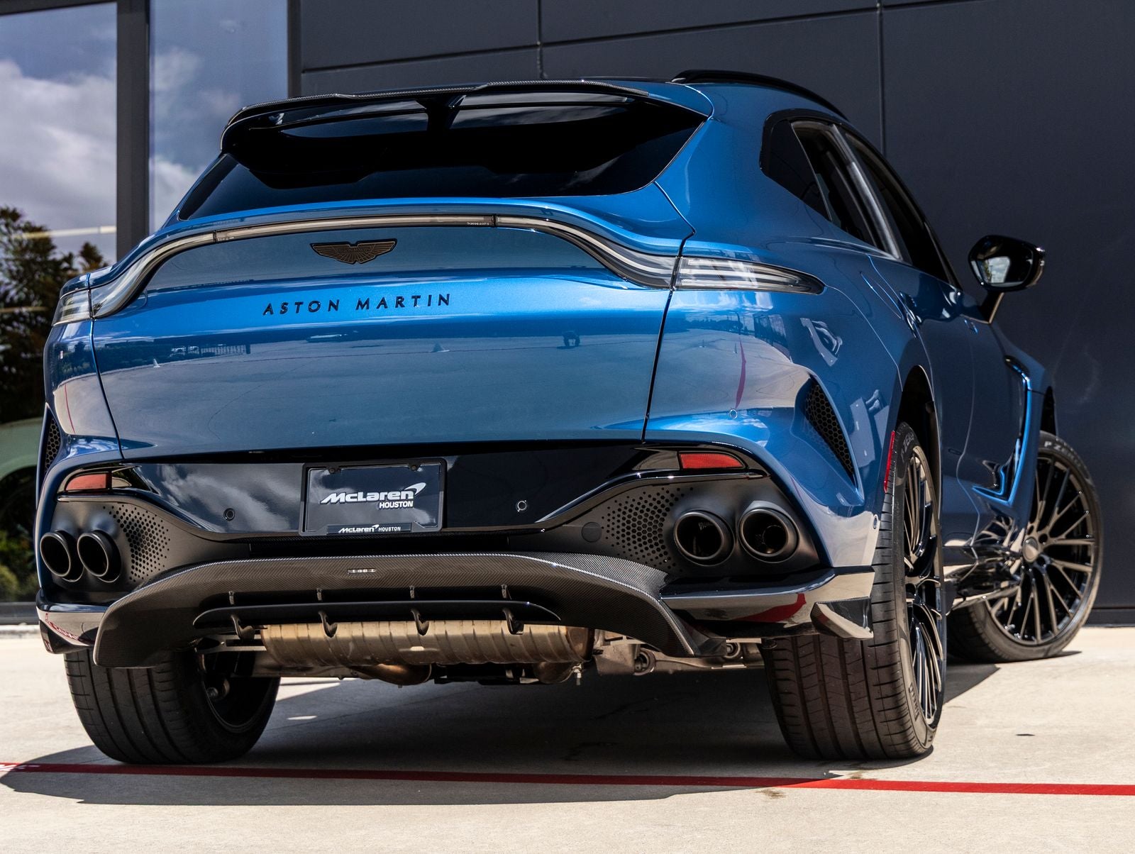 2023 Aston Martin DBX 707