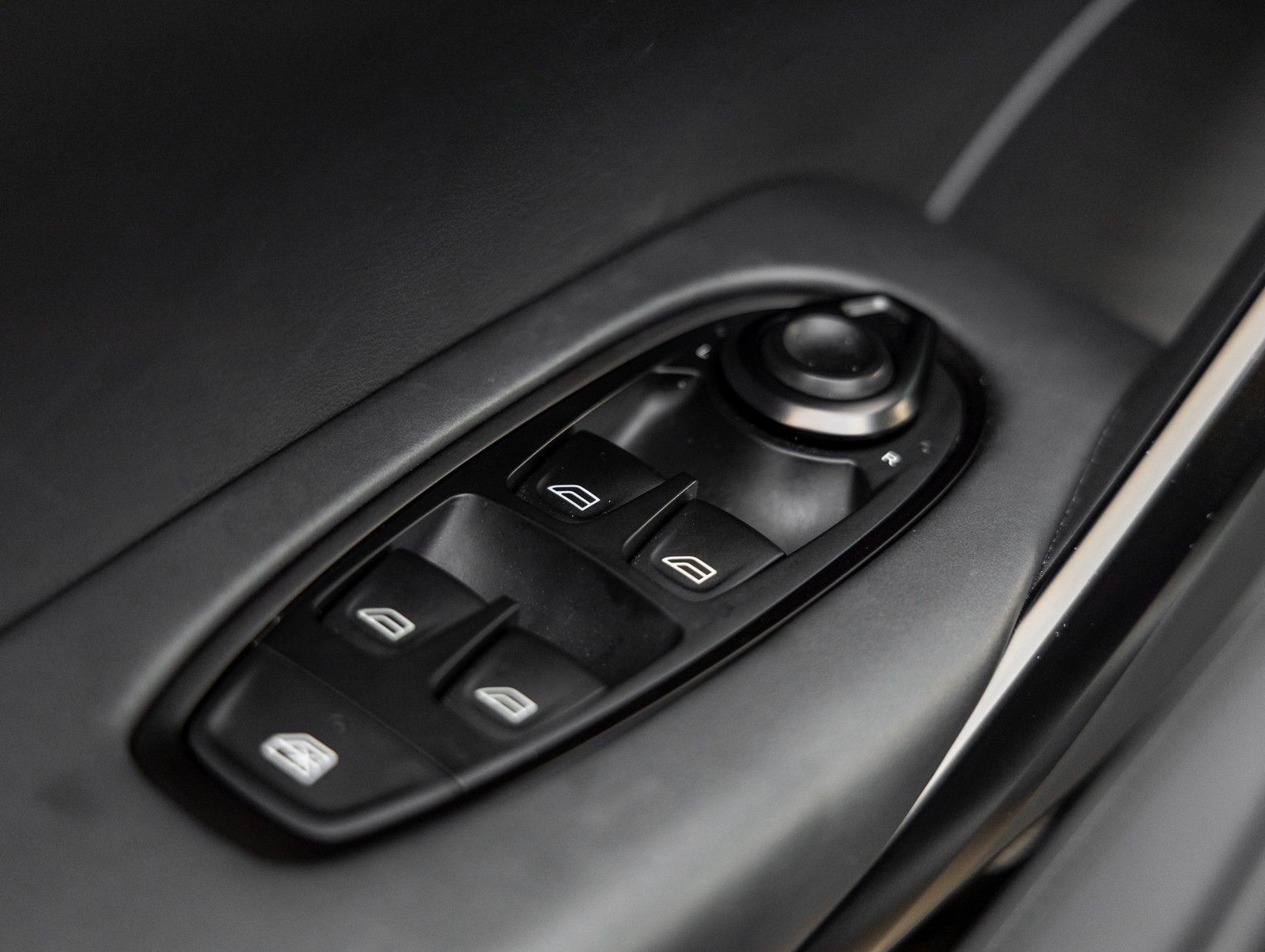 2024 Aston Martin DBX 707