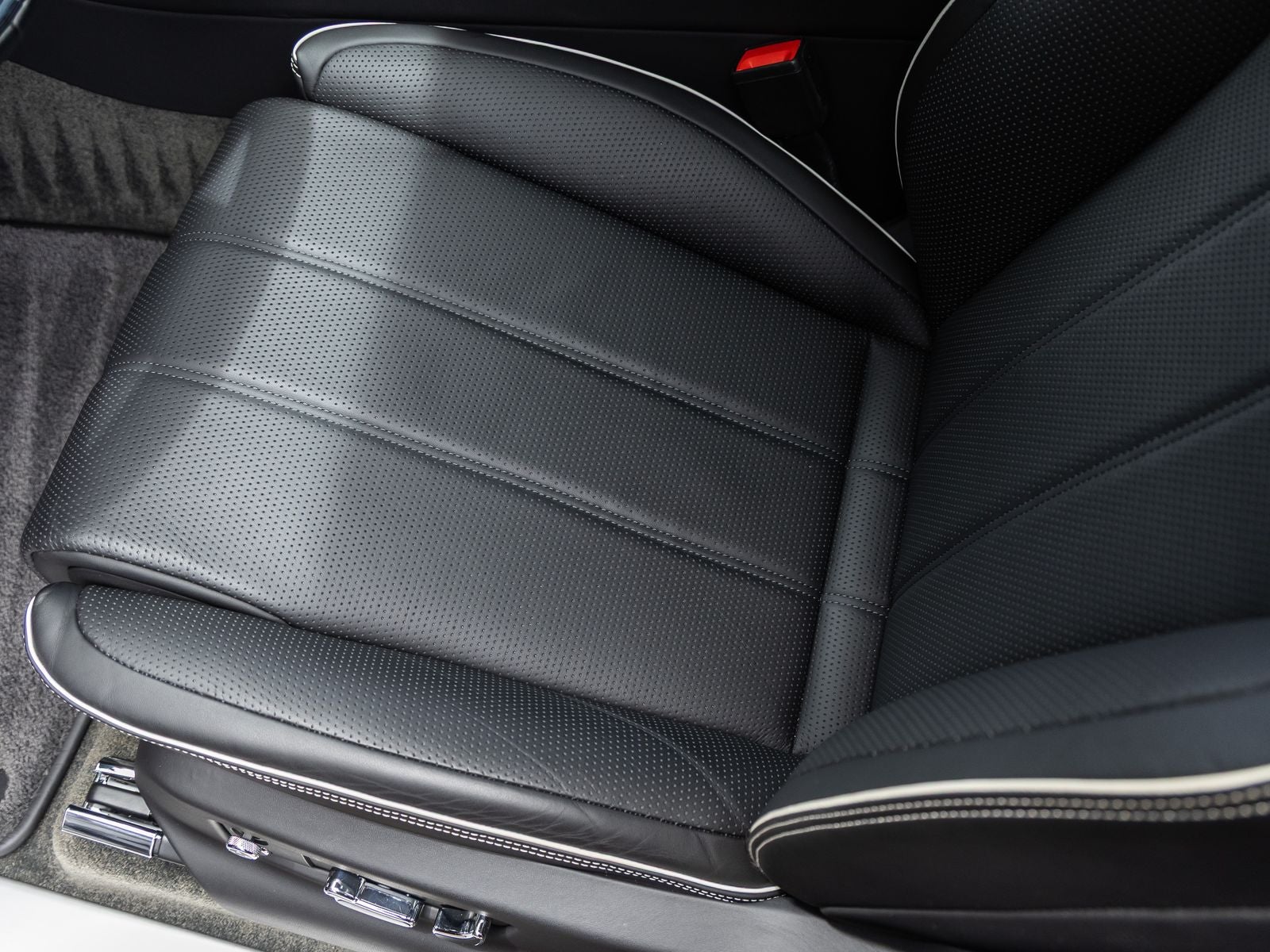 2023 Bentley Bentayga Base
