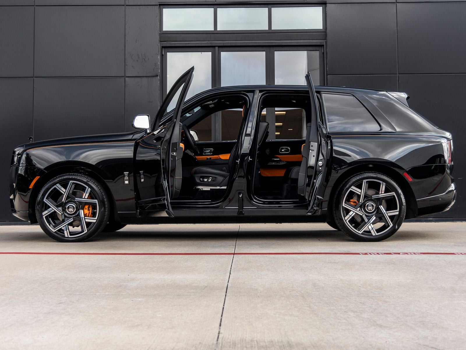 2026 Rolls-Royce Cullinan Black Badge