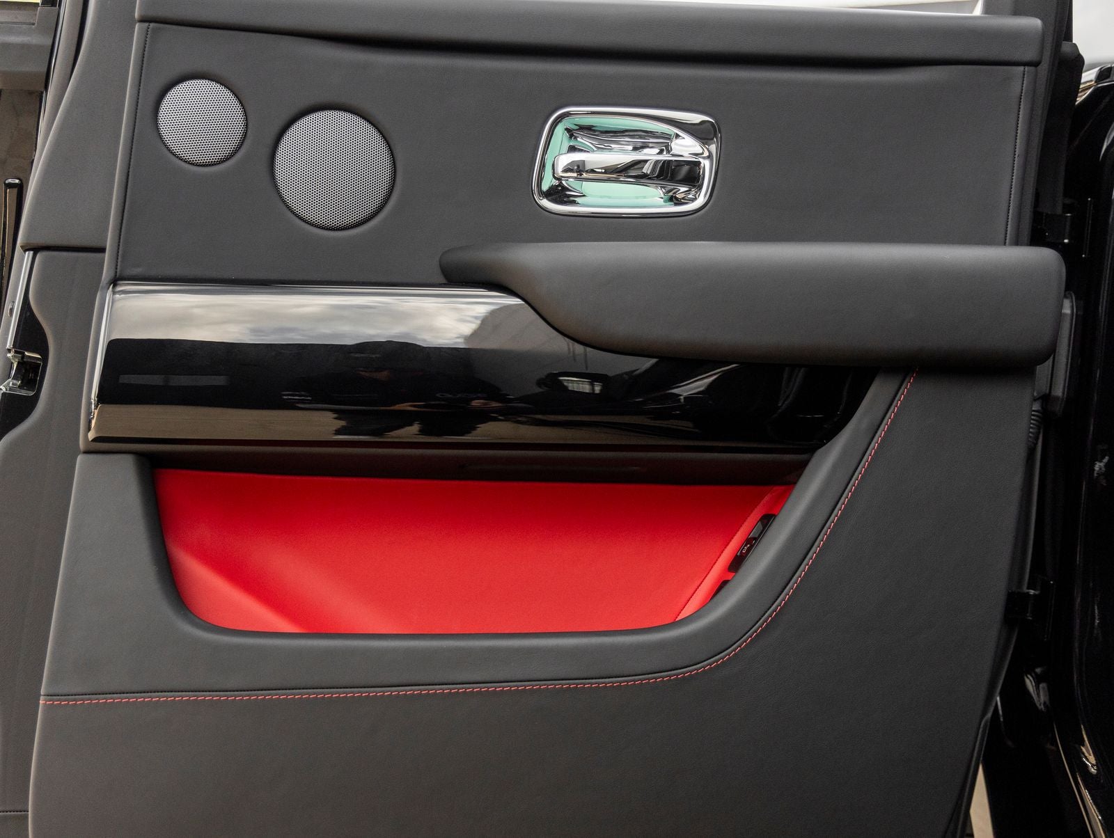 2023 Rolls-Royce Cullinan Base