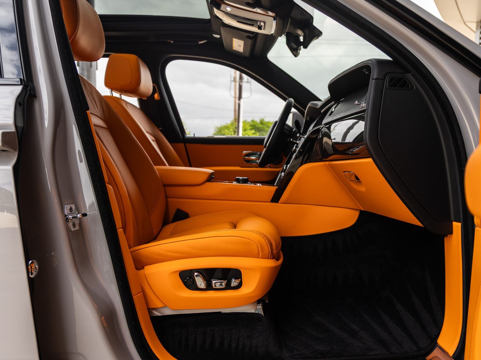 2023 Rolls-Royce Black Badge Cullinan Black Badge